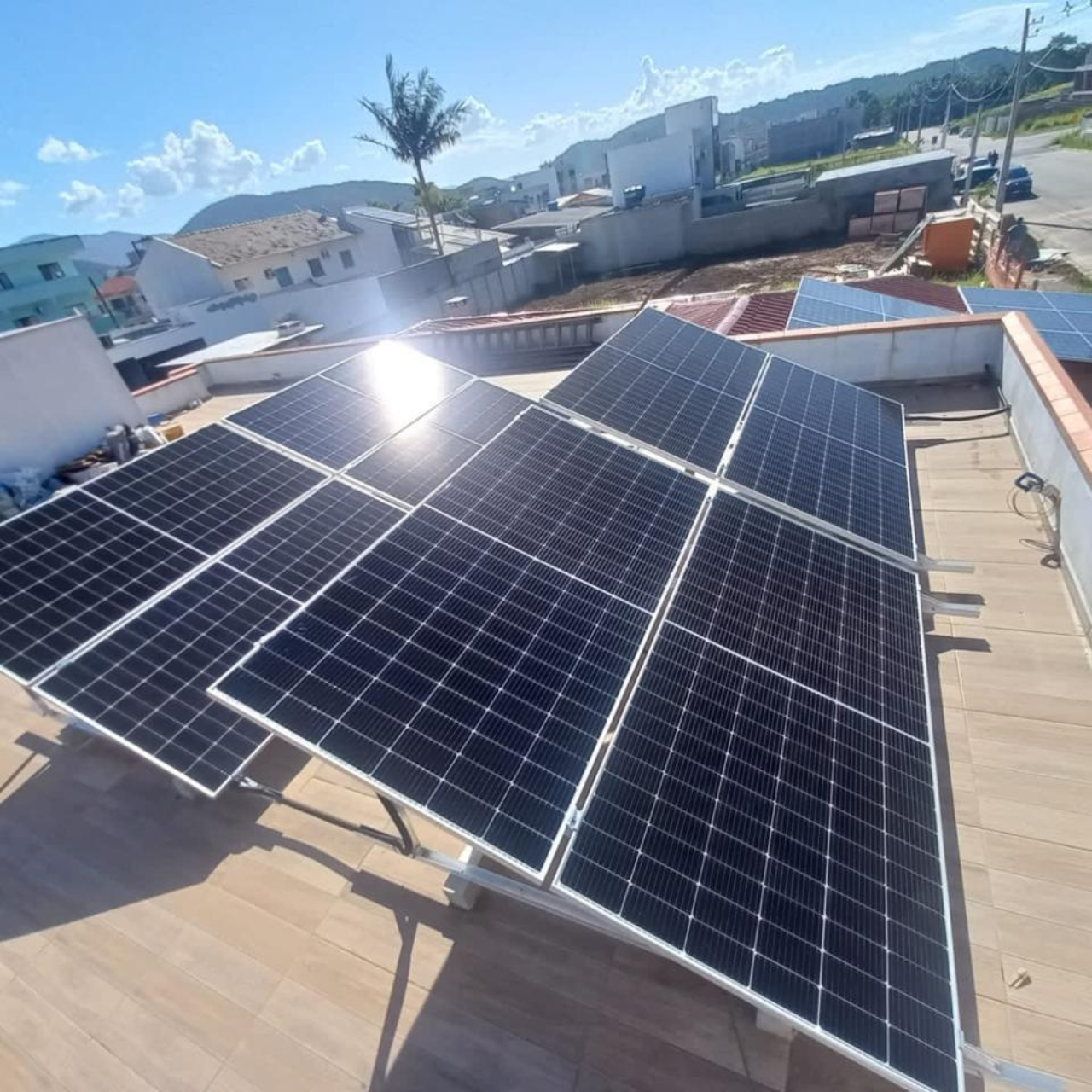 Instalação de energia solar HITECH